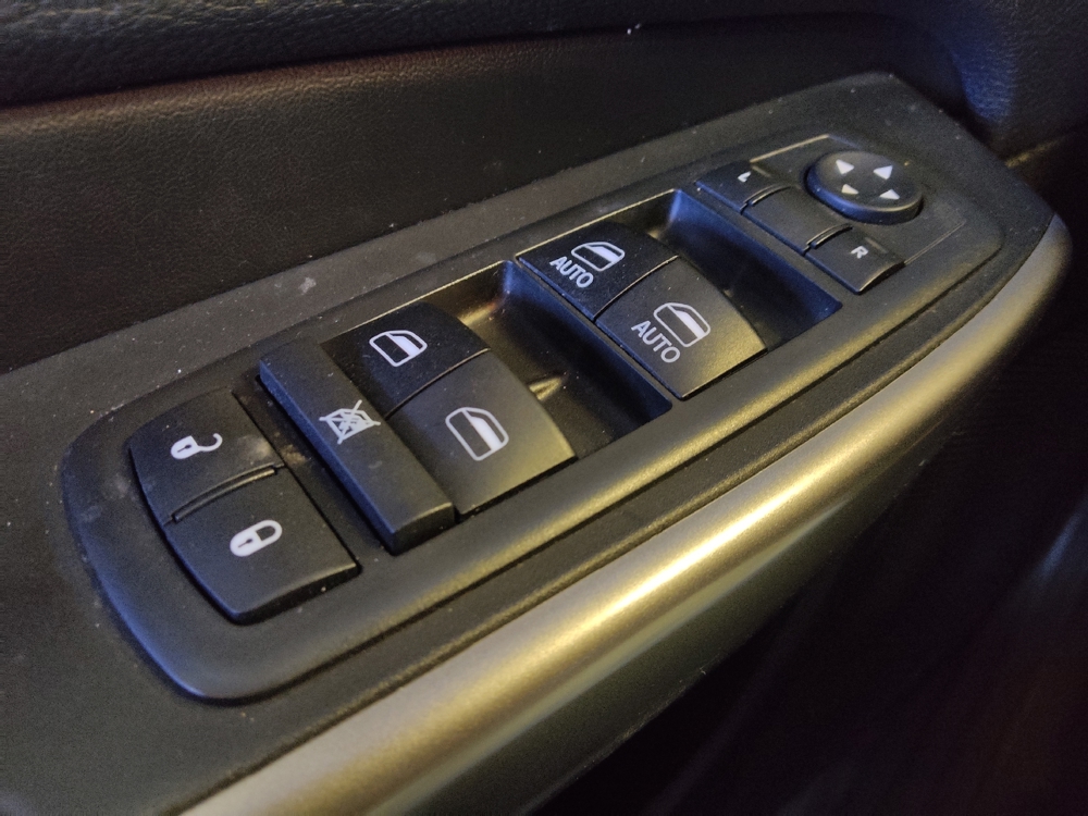 2019 Jeep Cherokee Latitude Plus - Photo 21