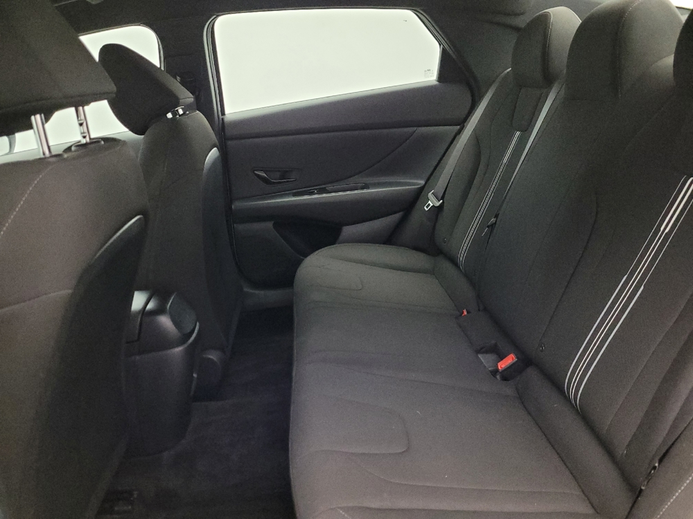 2025 Hyundai Elantra SEL - Photo 14