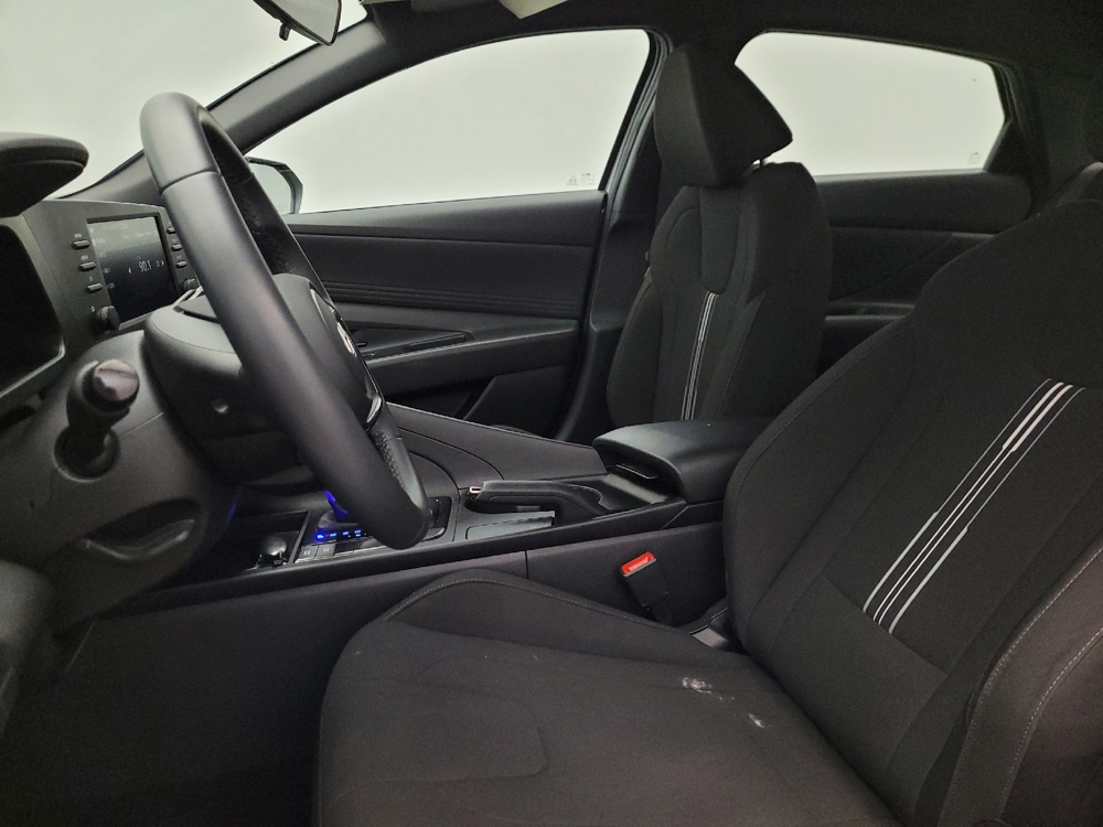 2025 Hyundai Elantra SEL - Photo 13