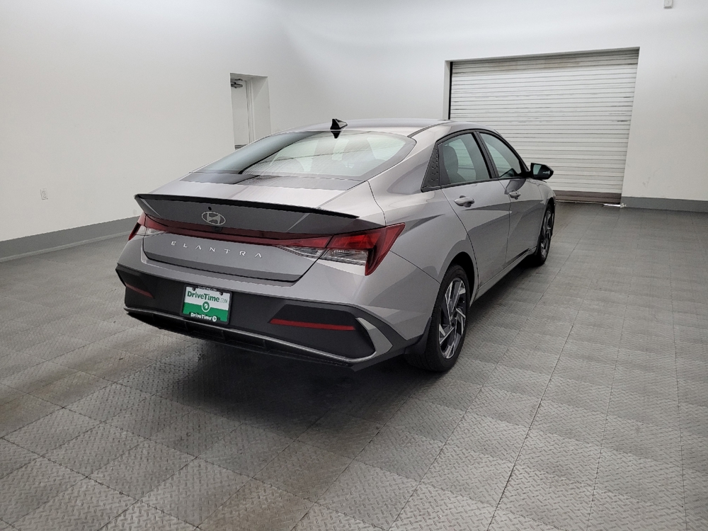 2025 Hyundai Elantra SEL - Photo 7
