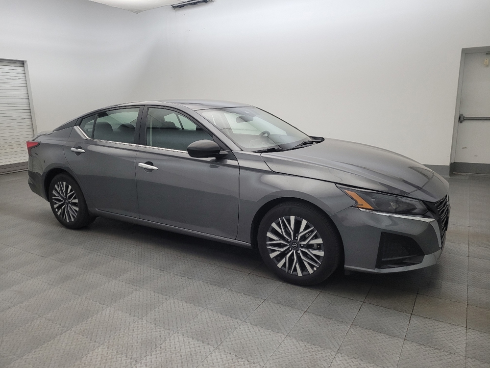 2025 Nissan Altima SV - Photo 9