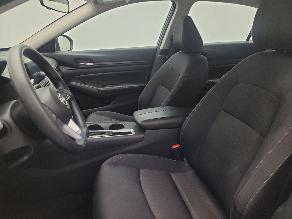2025 Nissan Altima SV - Photo 13