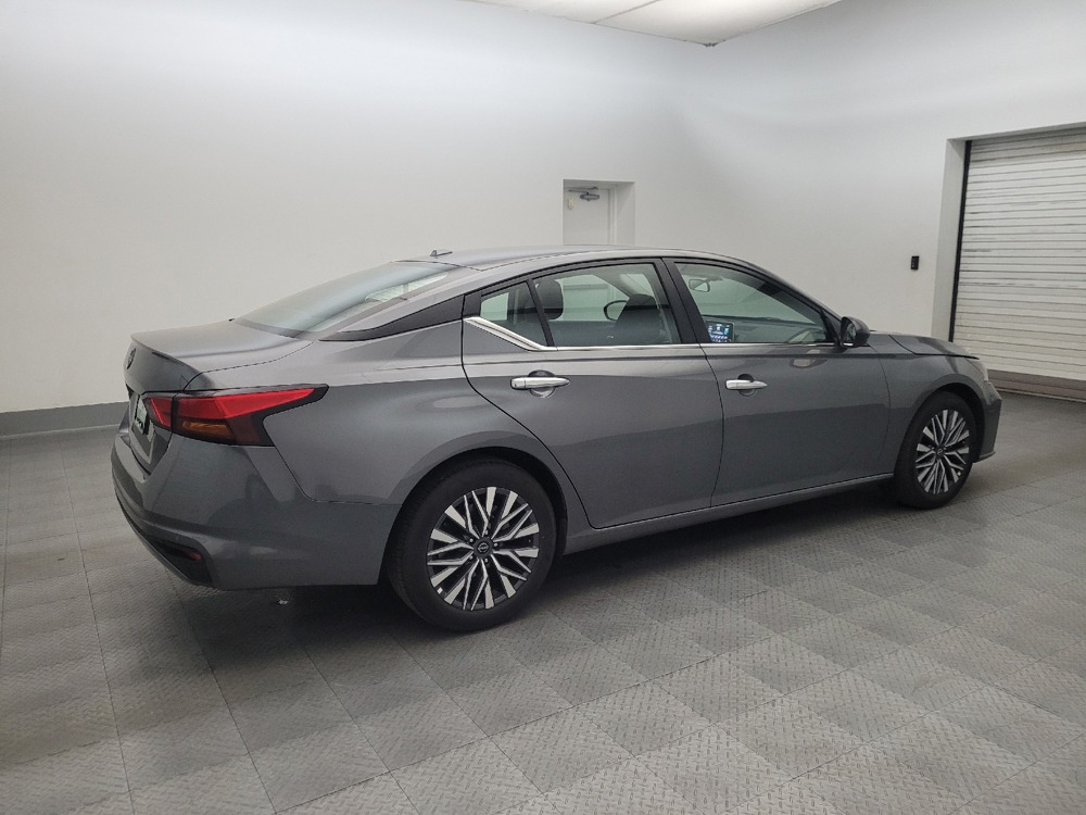2025 Nissan Altima SV - Photo 8