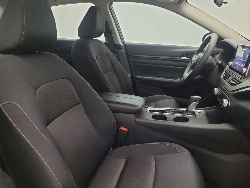 2025 Nissan Altima SV - Photo 16