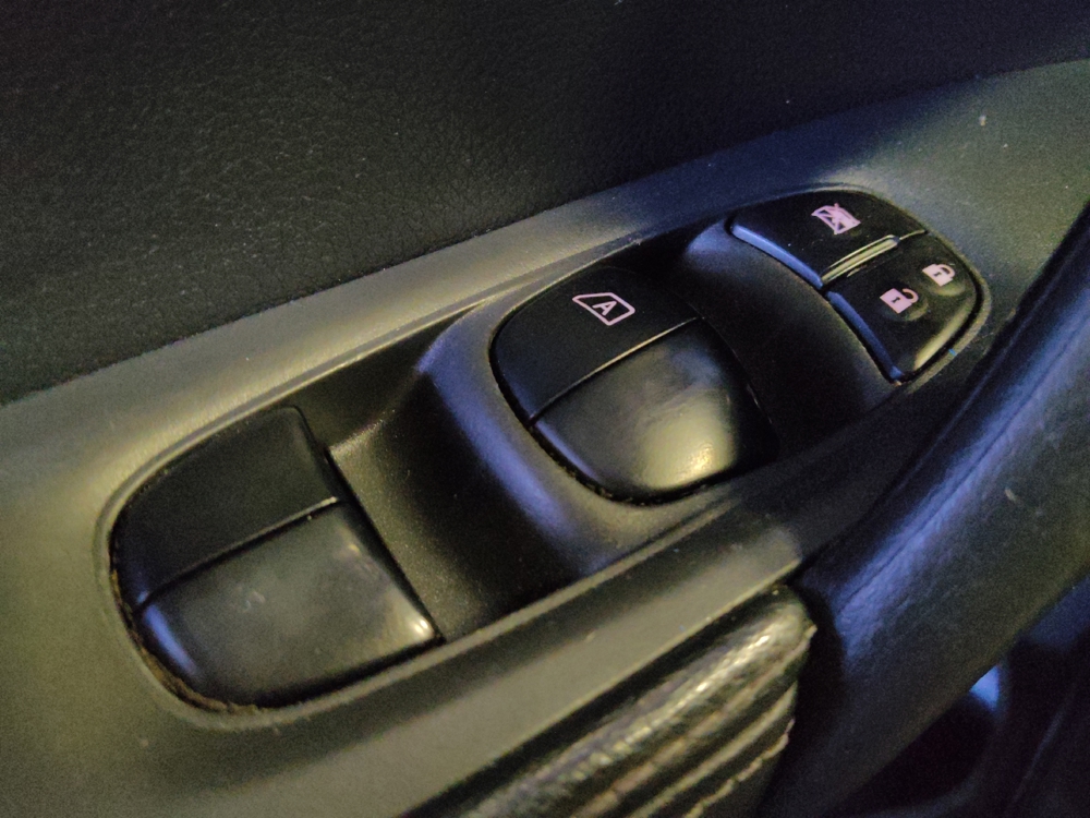2016 Nissan Rogue SV - Photo 21