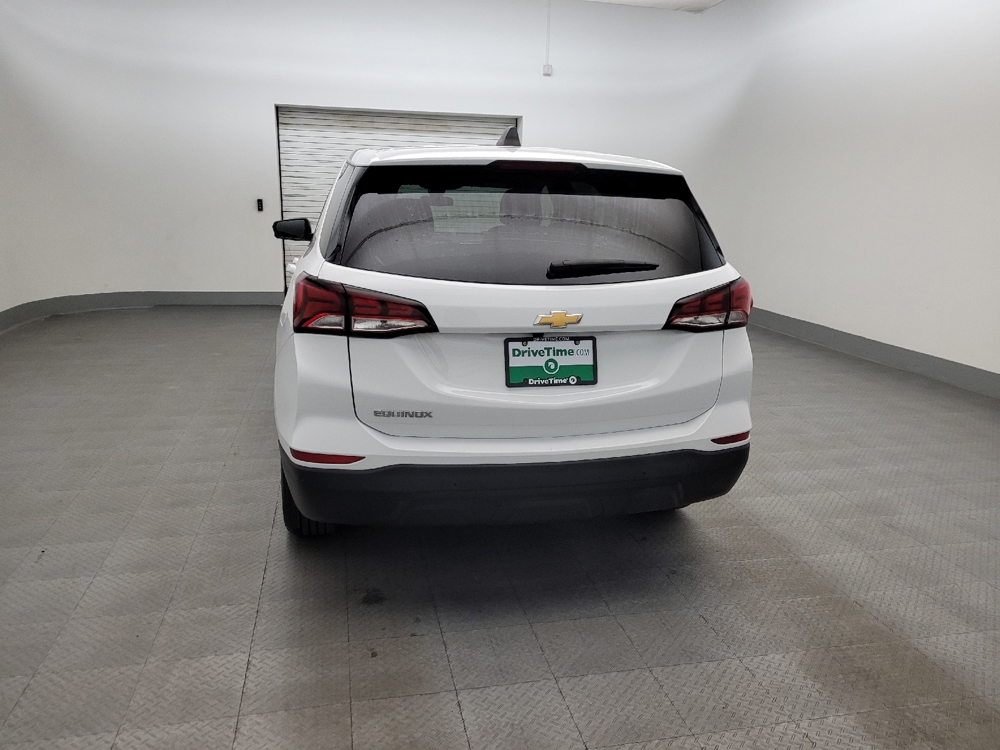 View vehicle photo 6