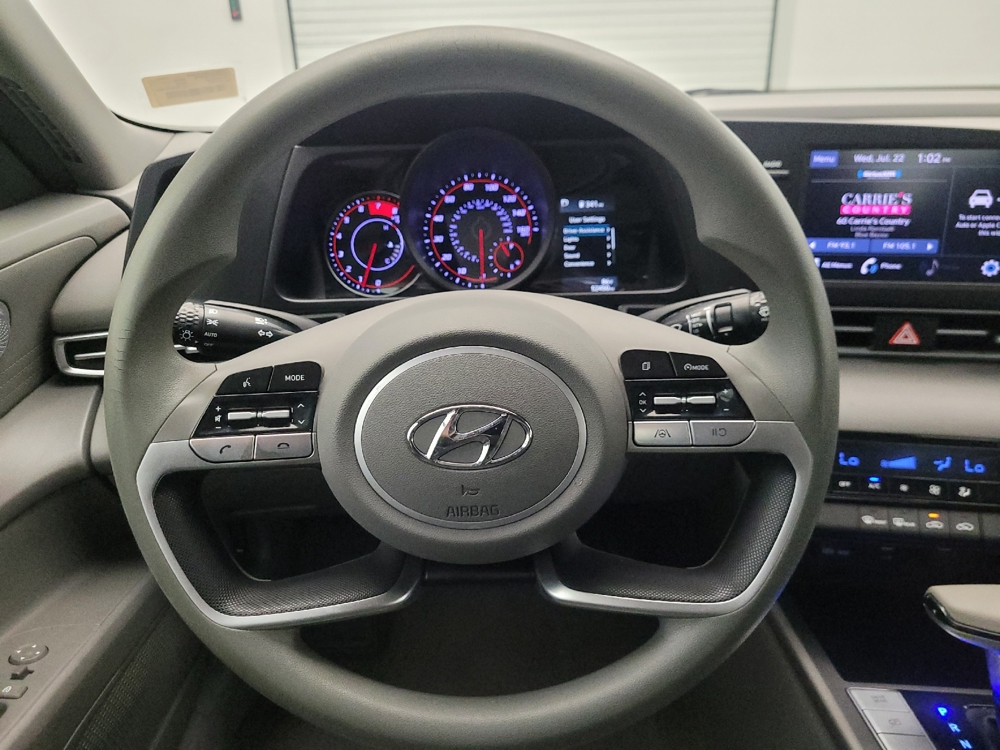 2023 Hyundai Elantra SEL - Photo 17