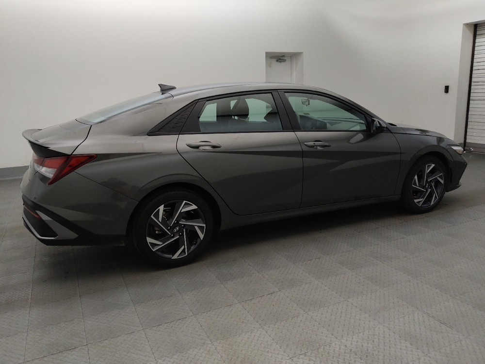 2025 Hyundai Elantra SEL - Photo 8
