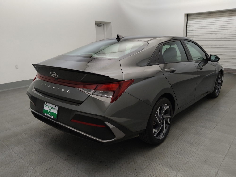2025 Hyundai Elantra SEL - Photo 7