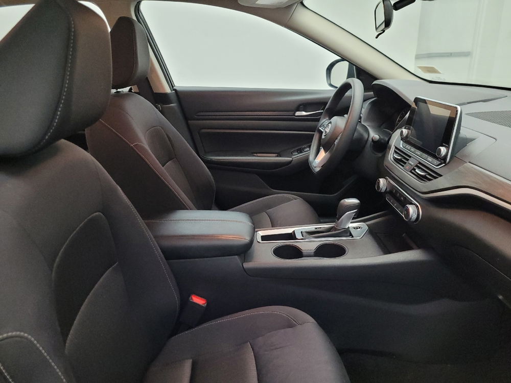 2025 Nissan Altima SV - Photo 16