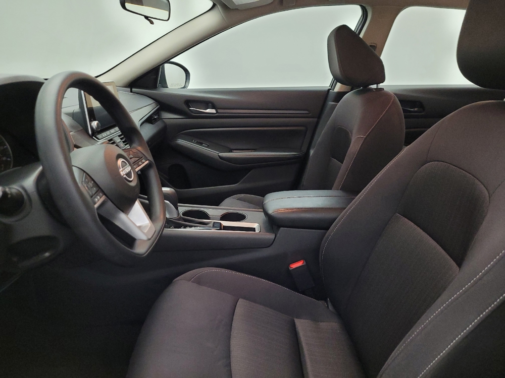2025 Nissan Altima SV - Photo 13
