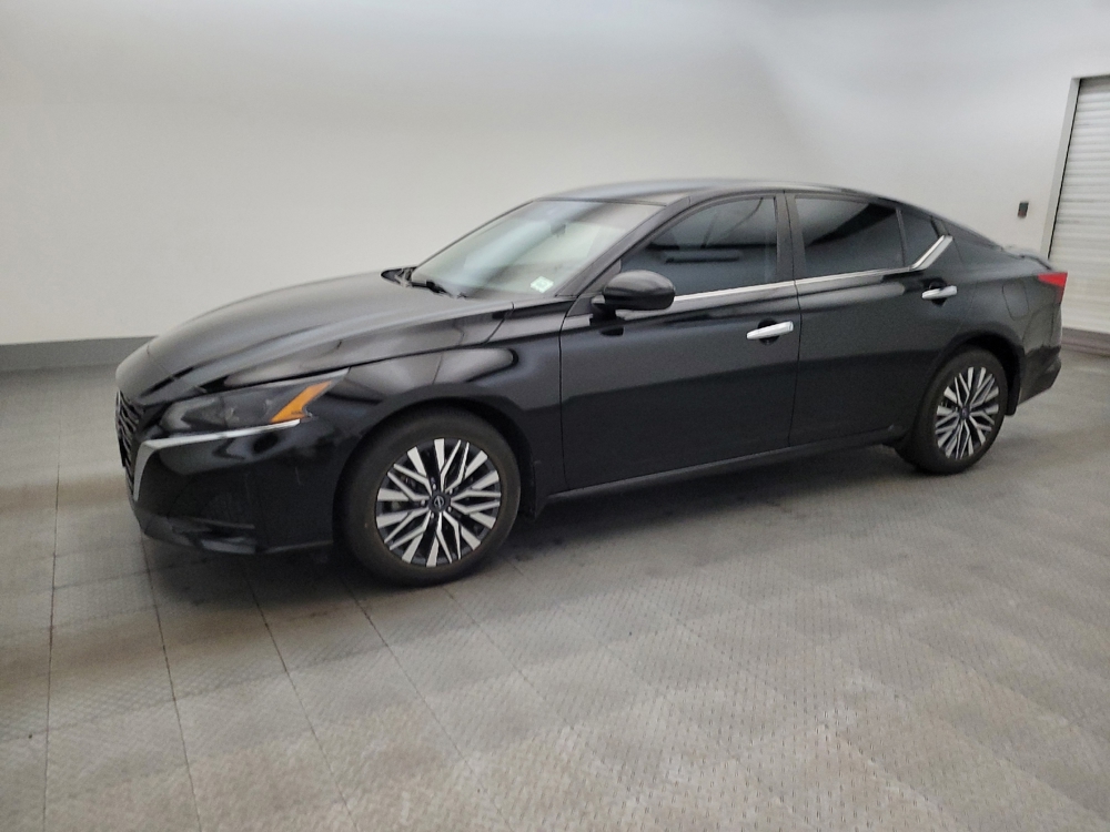 2023 Nissan Altima SV - Photo 2