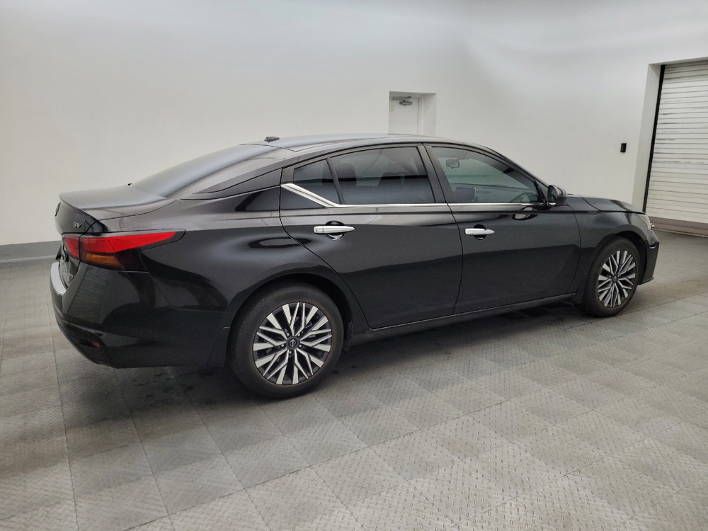 2023 Nissan Altima SV - Photo 8