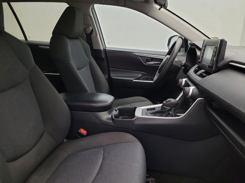 2022 Toyota RAV4 XLE - Photo 16