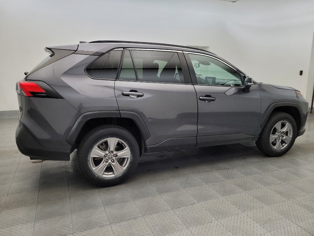 2022 Toyota RAV4 XLE - Photo 8