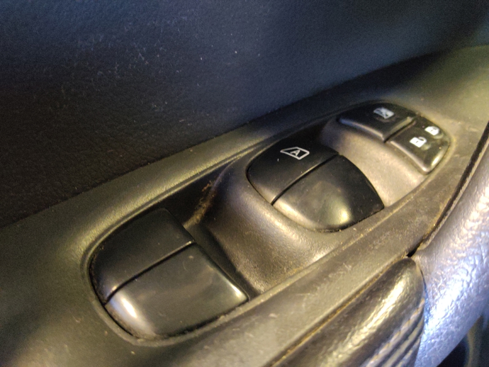 2016 Nissan Rogue SV - Photo 21