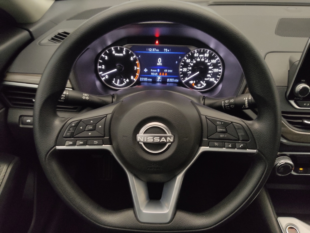 2025 Nissan Altima SV - Photo 17
