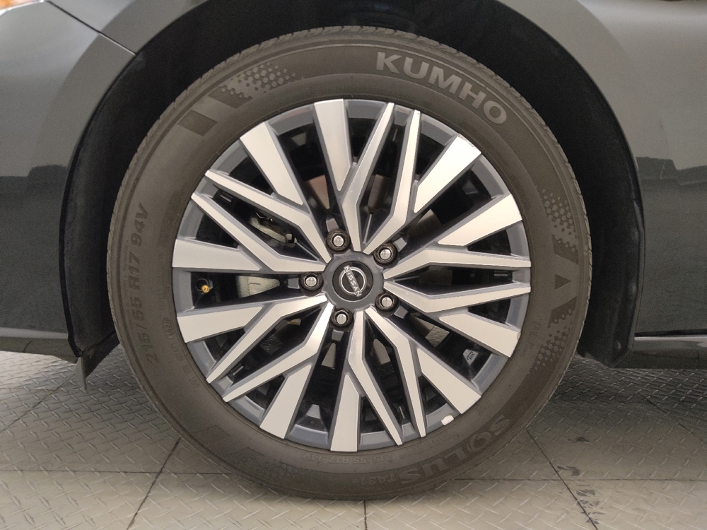 2025 Nissan Altima SV - Photo 24