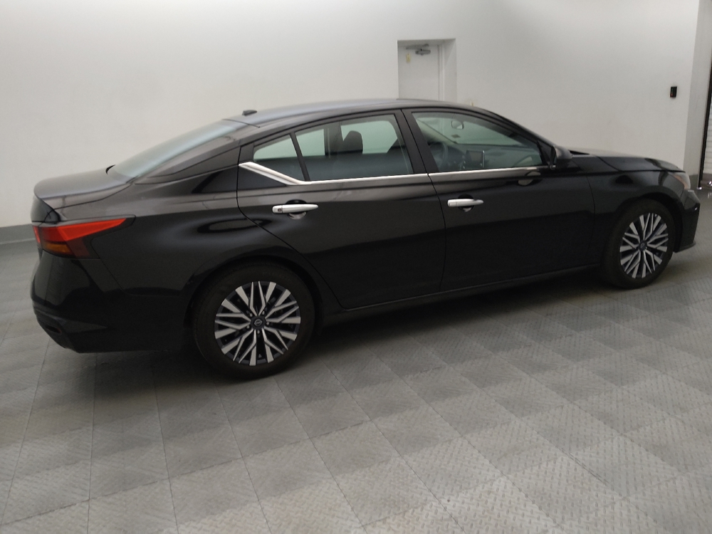 2025 Nissan Altima SV - Photo 8