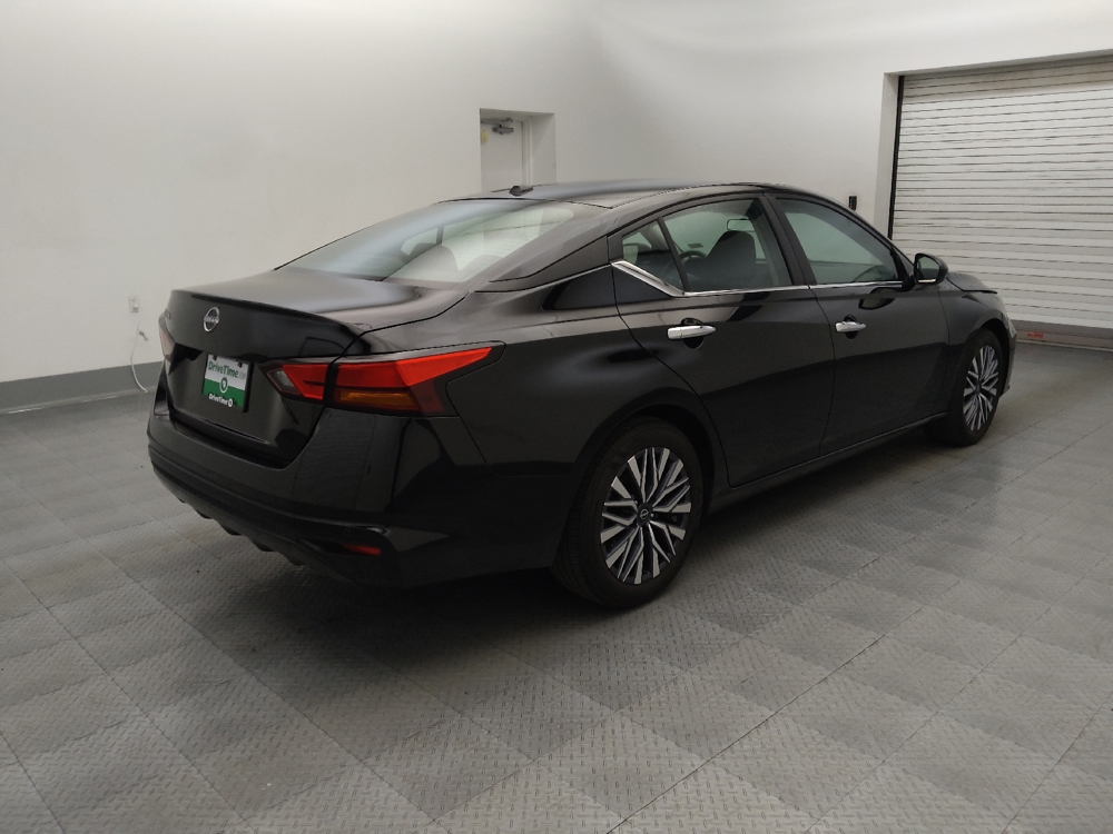 2025 Nissan Altima SV - Photo 7