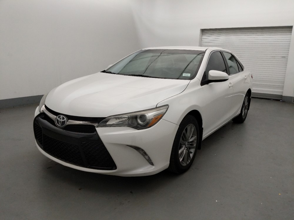 Used 2015 Toyota Camry Driver Front Bumper