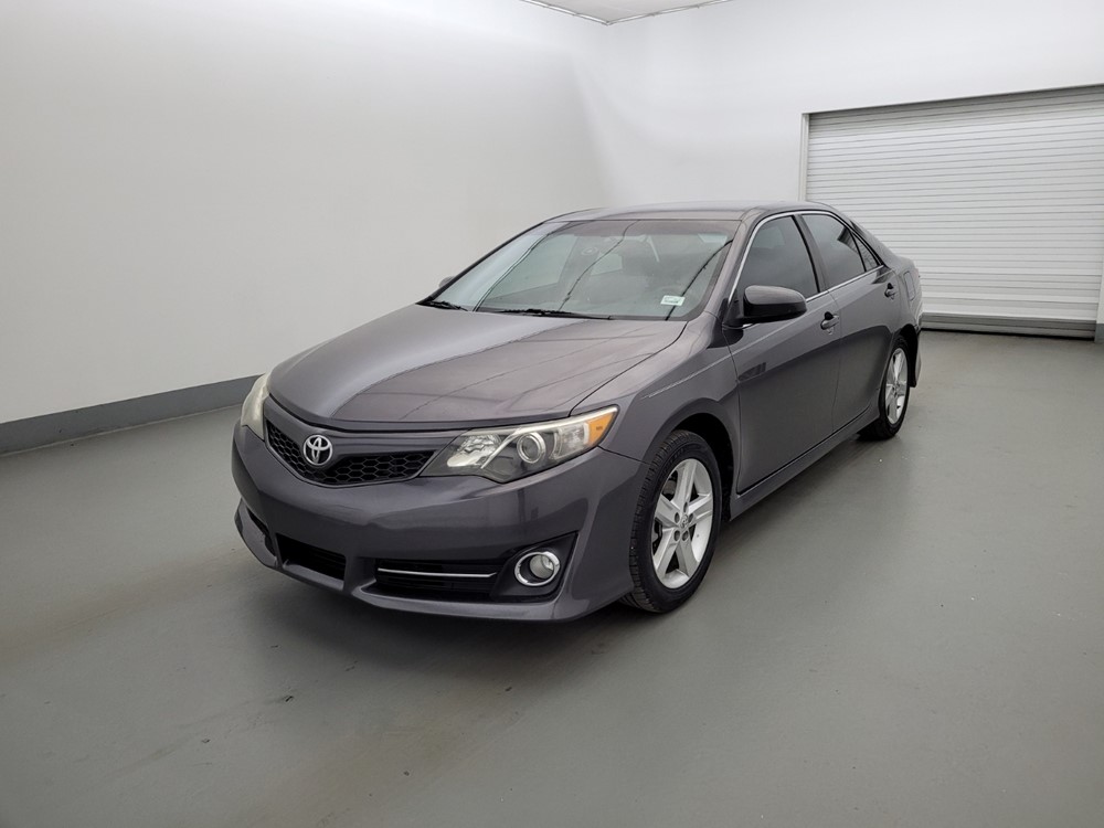 Used 2014 Toyota Camry Driver Front Bumper