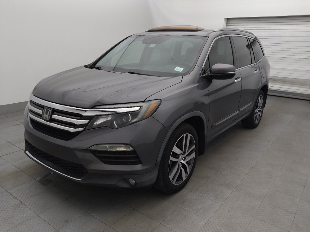2016 Honda Pilot Elite's photo