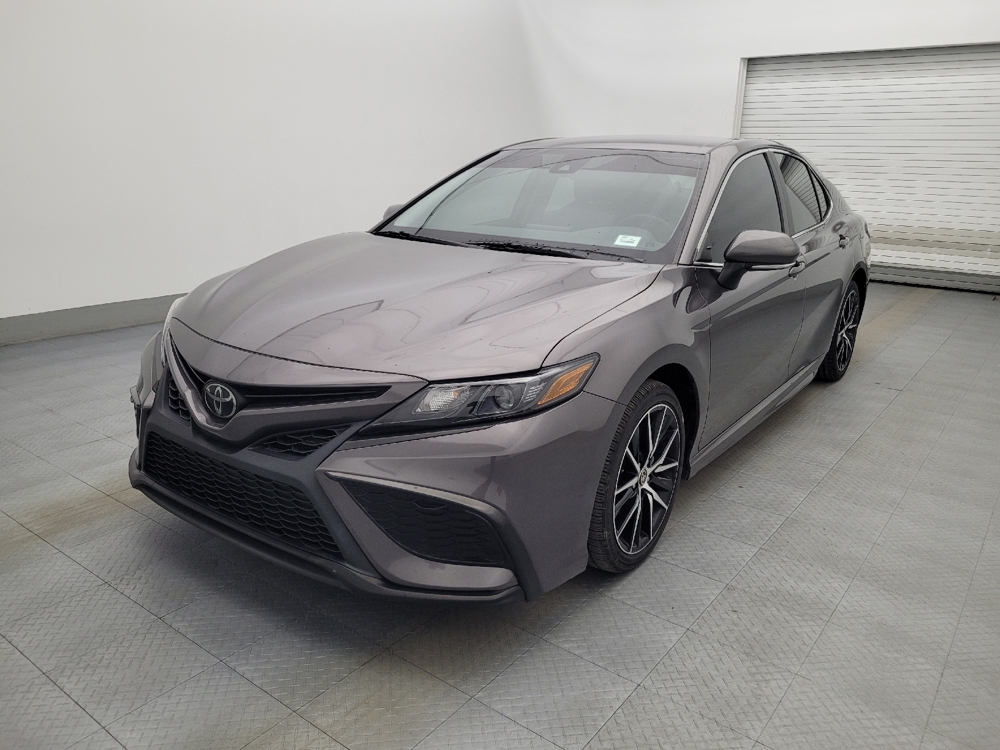 2022 Toyota Camry SE's photo