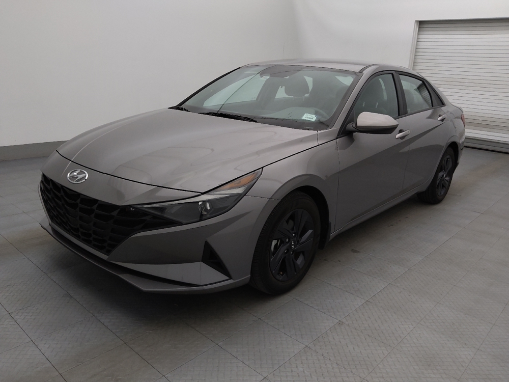 2022 Hyundai Elantra SEL's photo