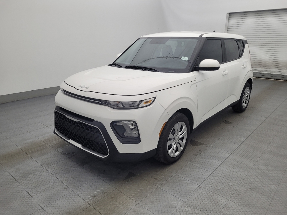 2022 Kia Soul LX's photo