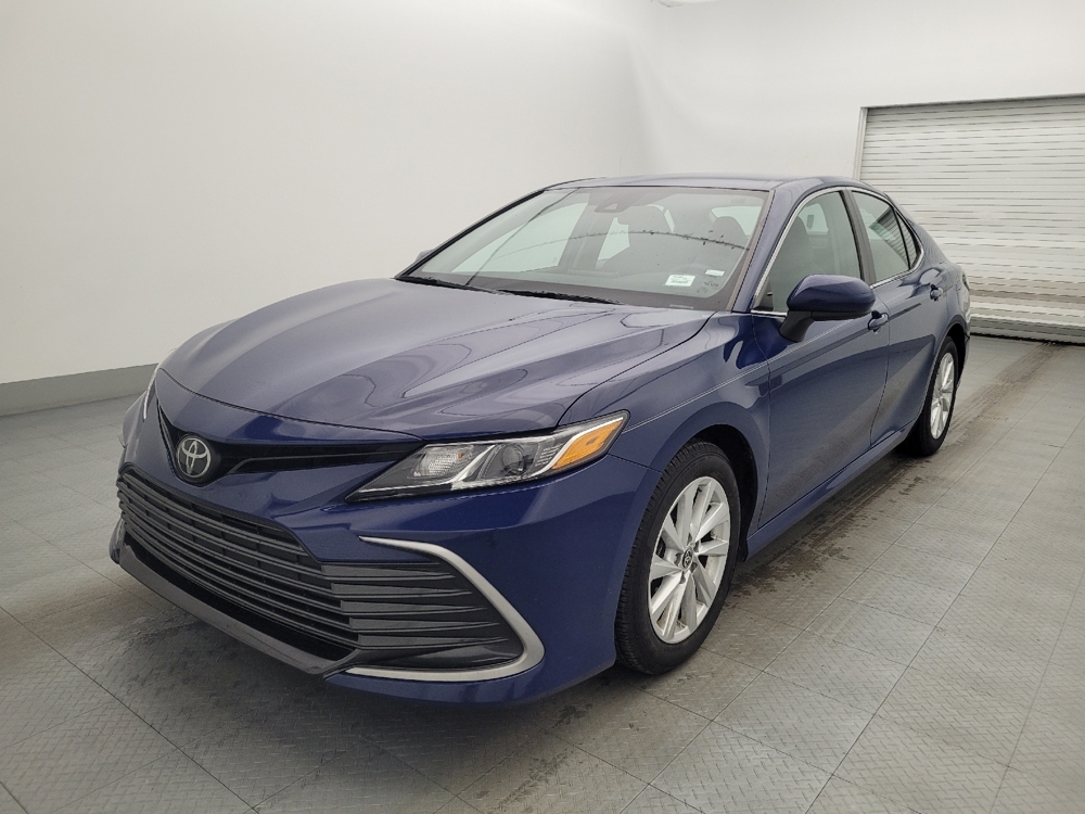 2023 Toyota Camry LE's photo