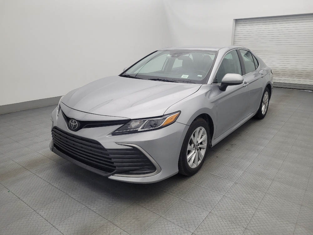 2024 Toyota Camry LE's photo