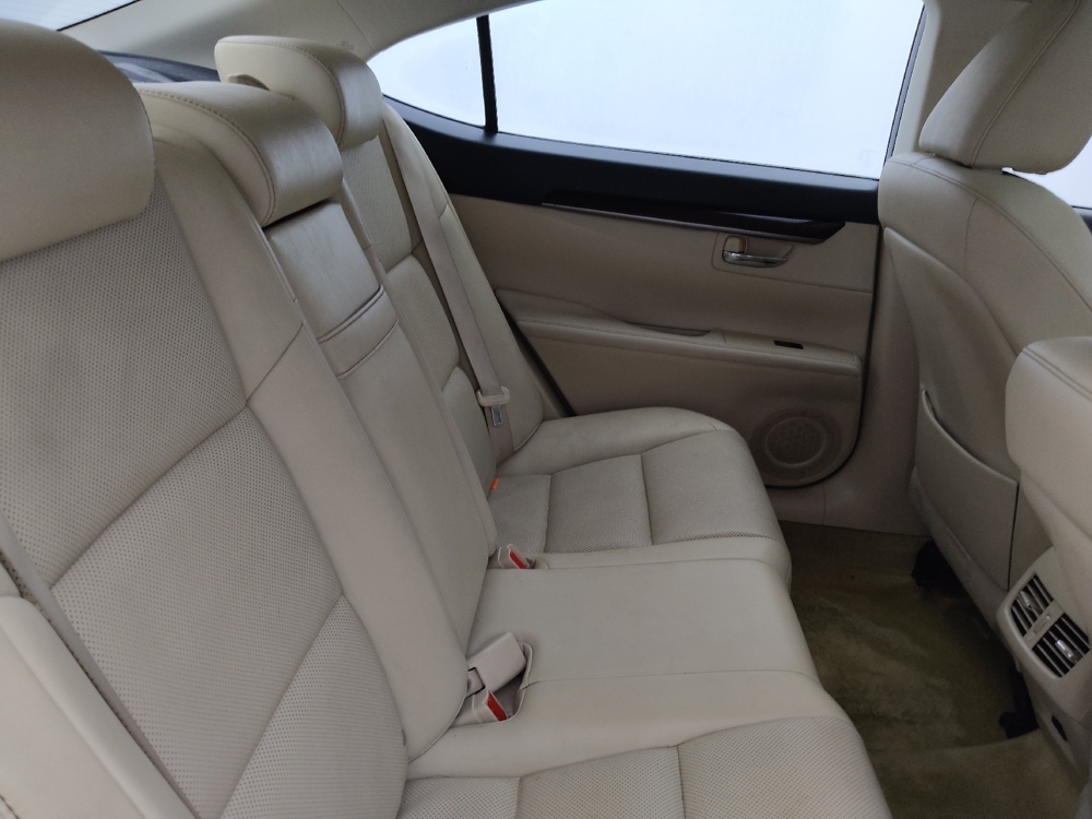 2015 Lexus ES 350 - Photo 15