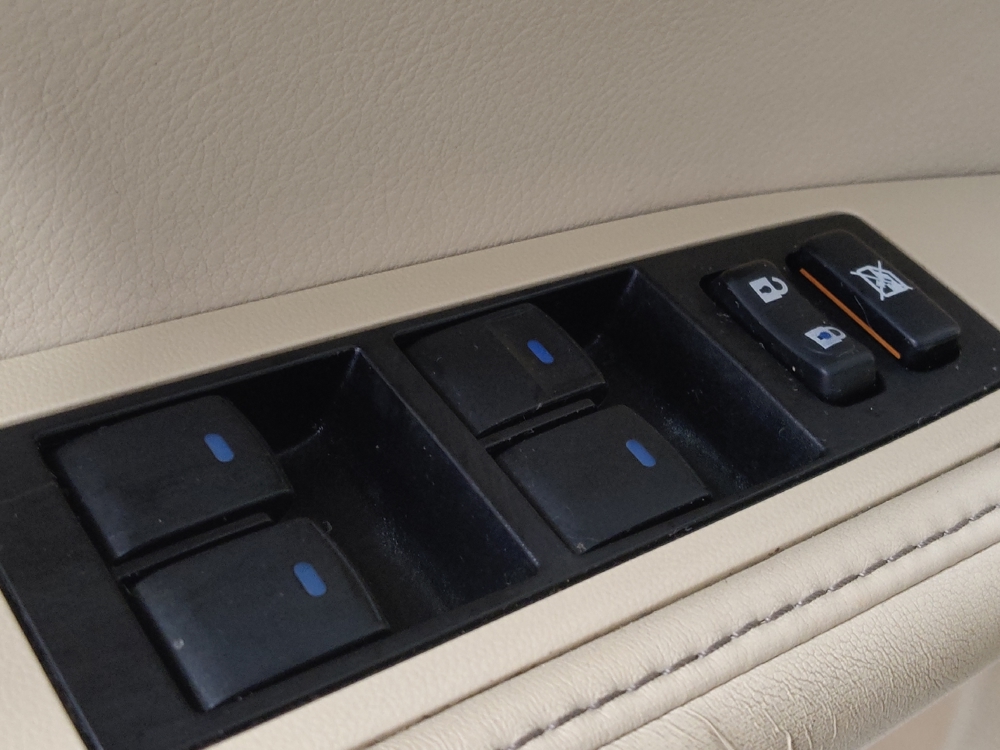 2015 Lexus ES 350 - Photo 21