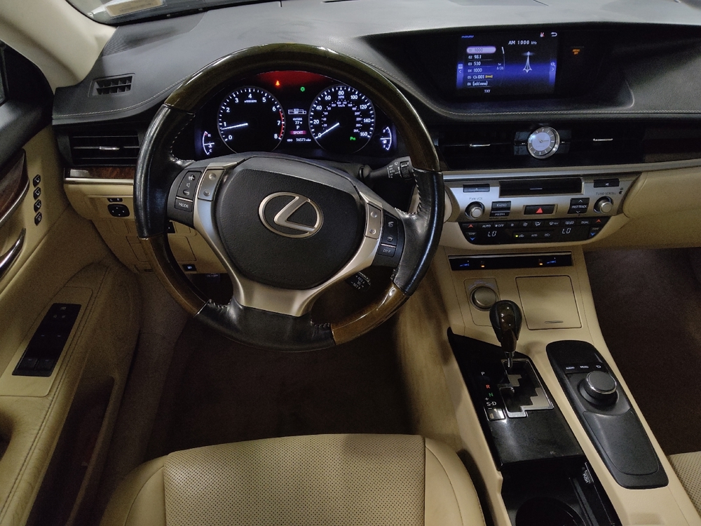 2015 Lexus ES 350 - Photo 17