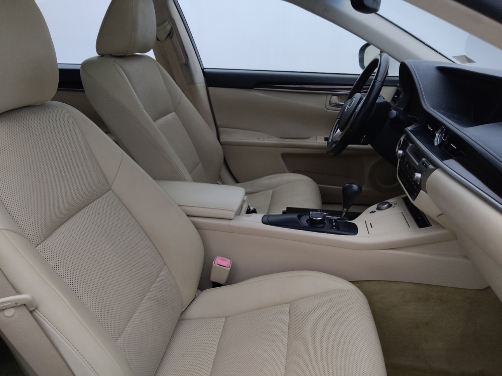 2015 Lexus ES 350 - Photo 16