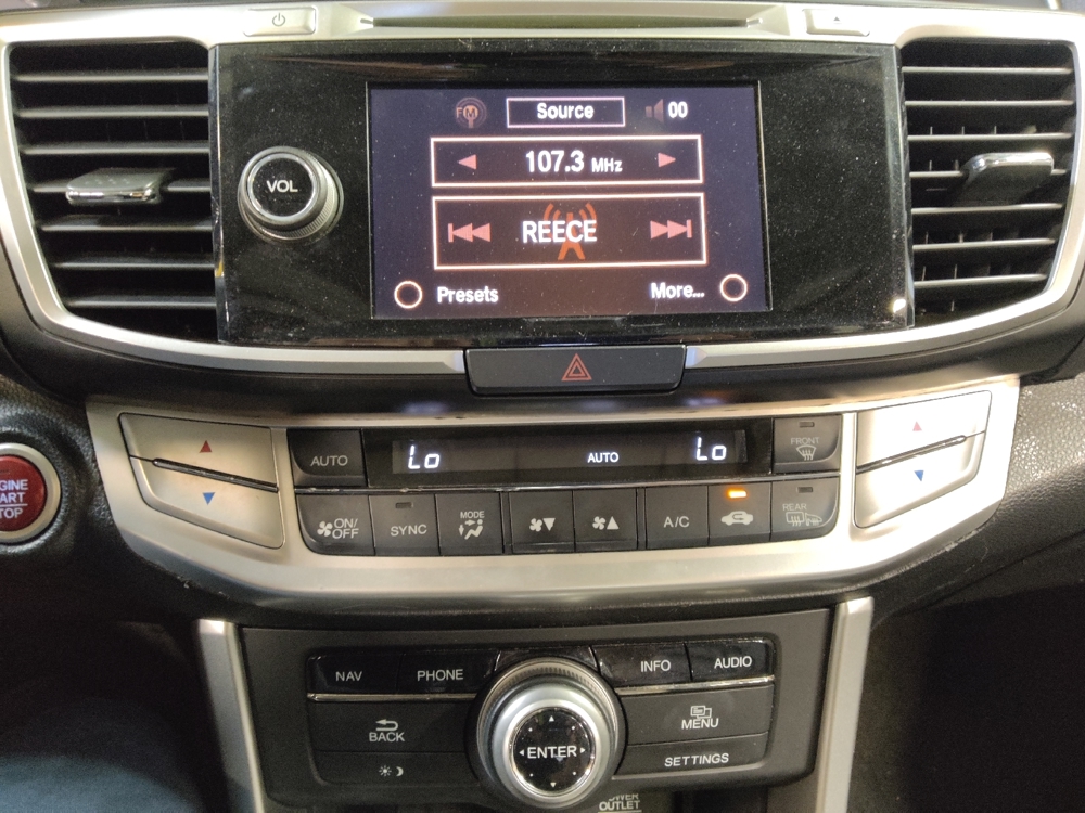 2015 Honda Accord Touring - Photo 19