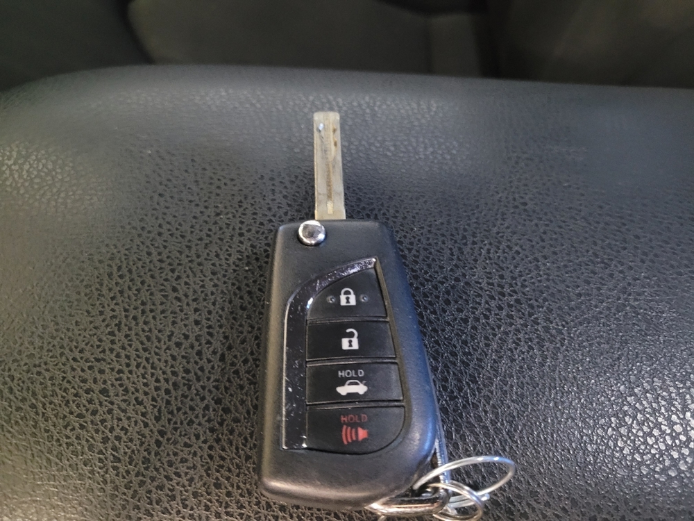 2018 Toyota Camry LE - Photo 25