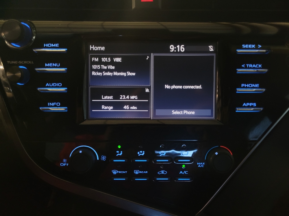2018 Toyota Camry LE - Photo 19
