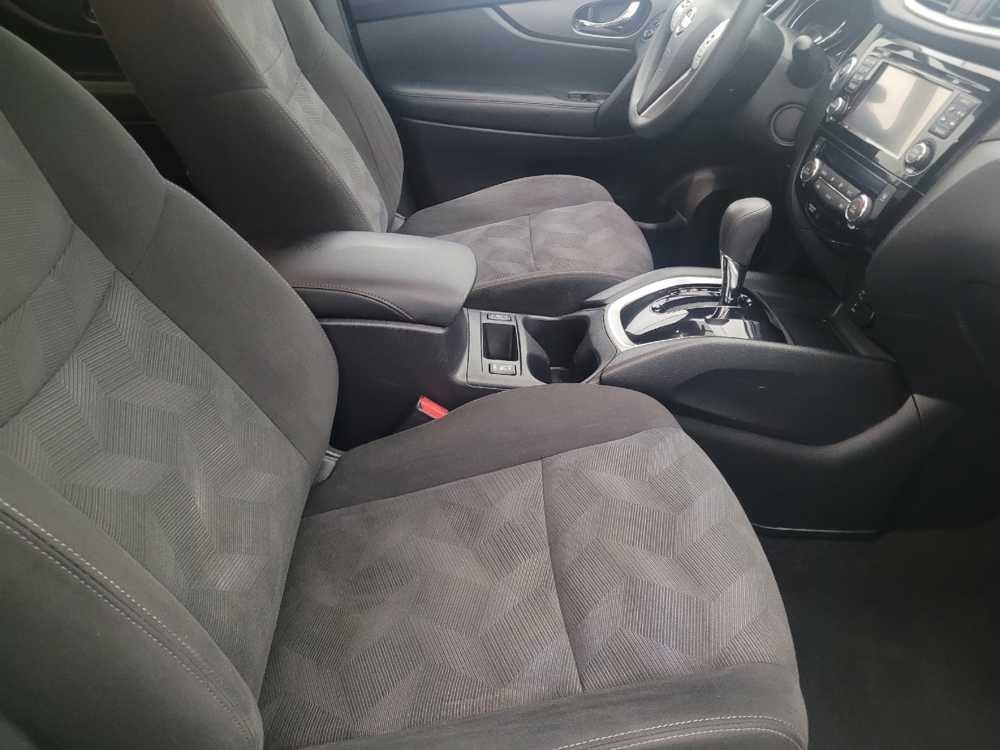 2016 Nissan Rogue SV - Photo 16