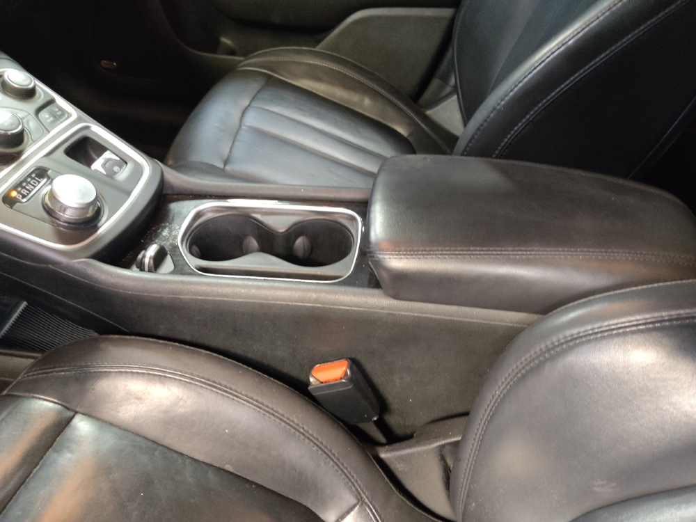 2015 Chrysler 200 C - Photo 20