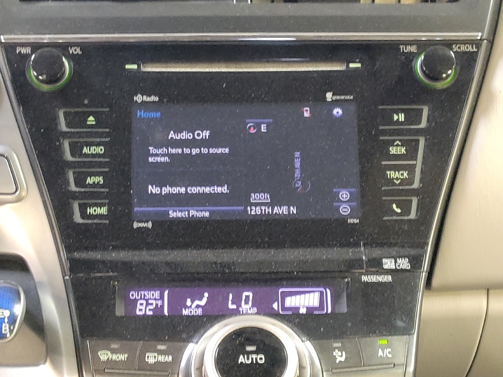 2017 Toyota Prius v Three - Photo 19