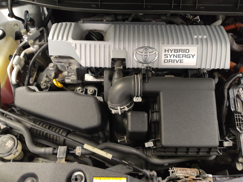 2017 Toyota Prius v Three - Photo 23