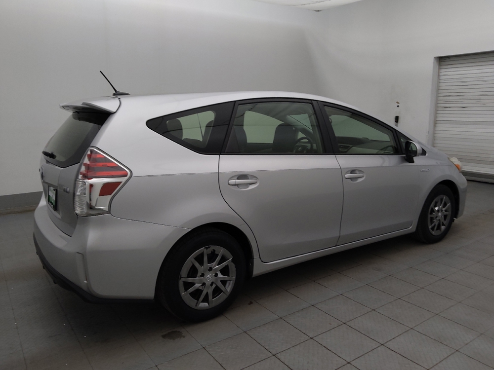 2017 Toyota Prius v Three - Photo 8