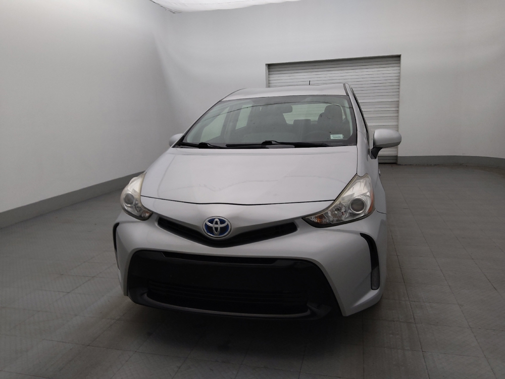 2017 Toyota Prius v Three - Photo 12