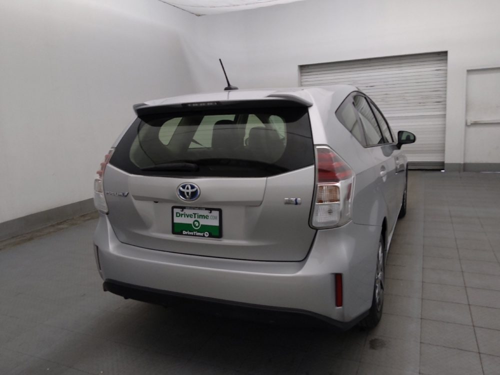 2017 Toyota Prius v Three - Photo 7