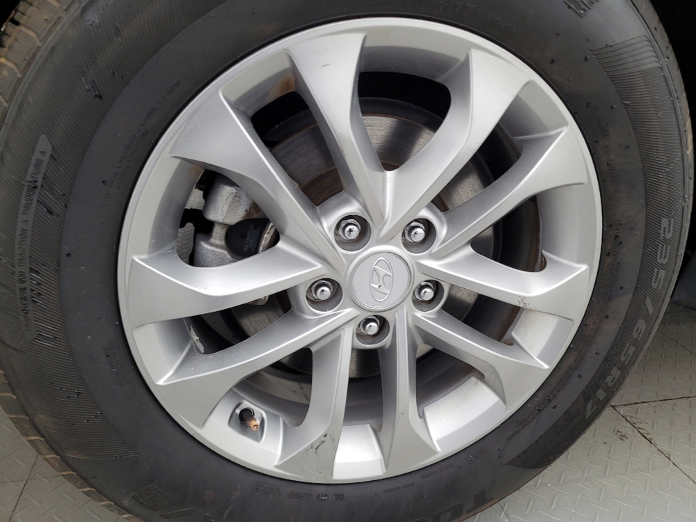 2020 Hyundai Santa Fe SE - Photo 24