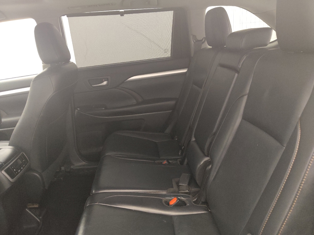2019 Toyota Highlander XLE - Photo 14