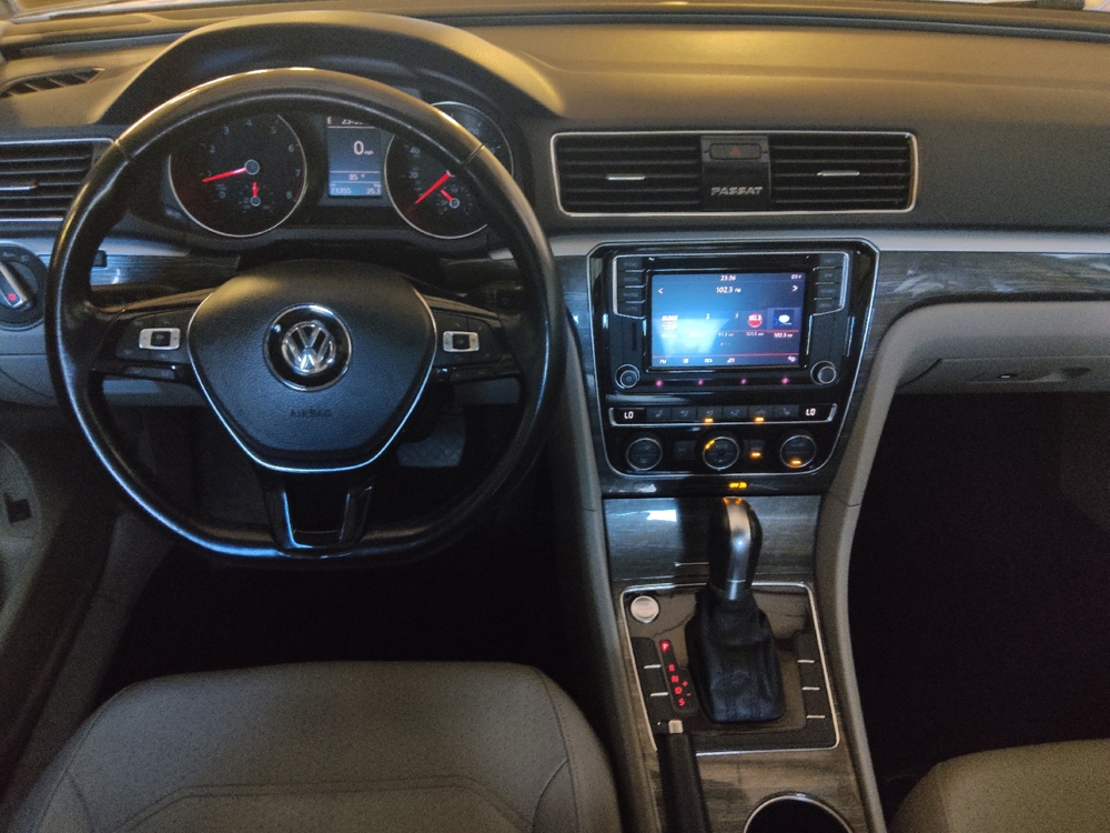 2018 Volkswagen Passat SE - Photo 17
