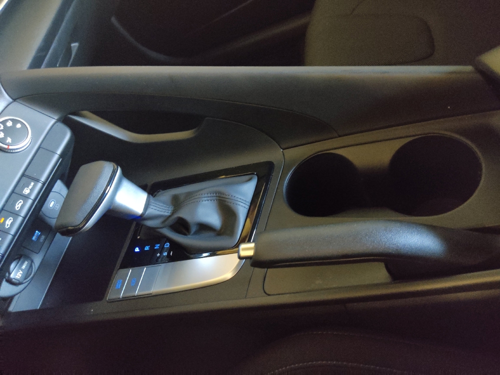 2025 Hyundai Elantra SE - Photo 20